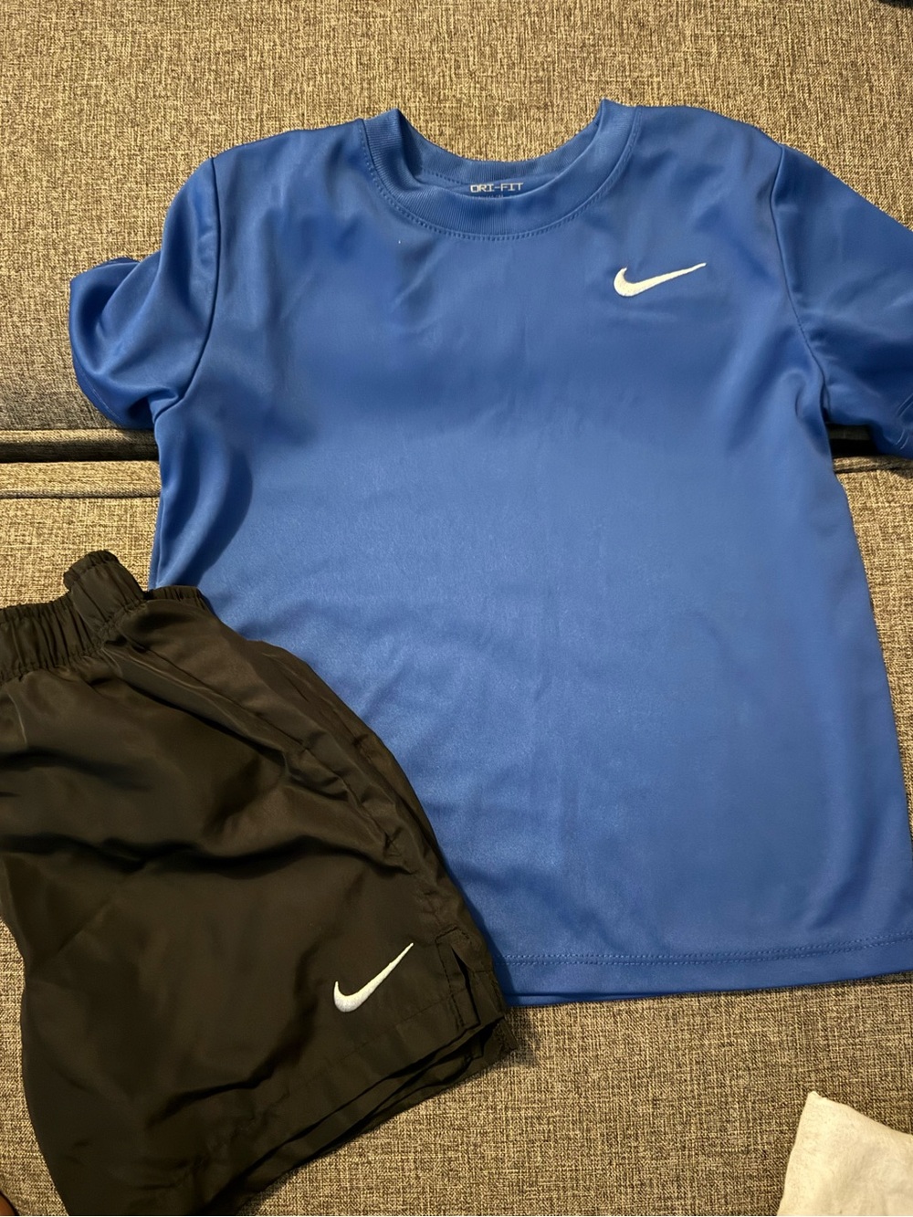 Nike bundle ! - Picture 3 of 5